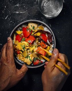 Cashew & bell pepper chicken with coconut rice