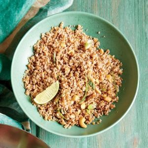 Cashew and green onion bulgur