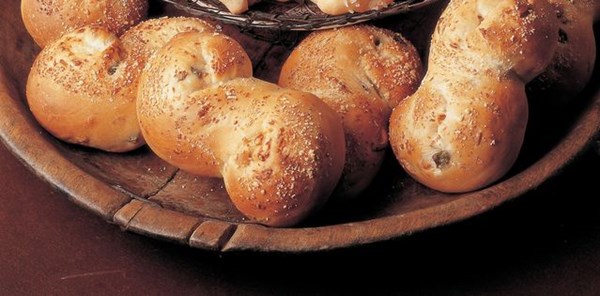 Cashew and olive scrolls