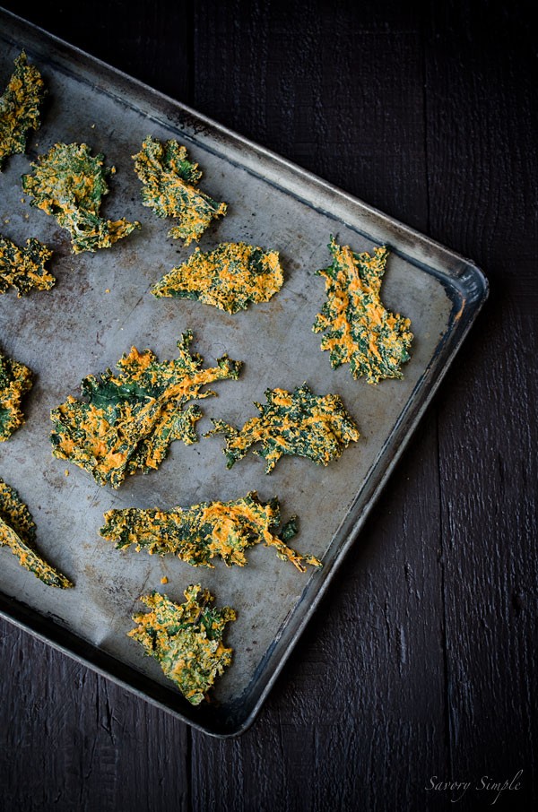 Cashew and roasted red pepper kale chips