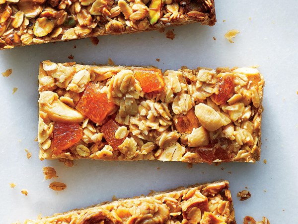 Cashew-apricot bars