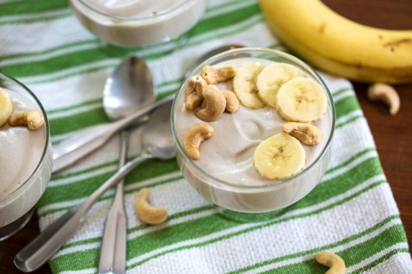 Cashew banana yogurt