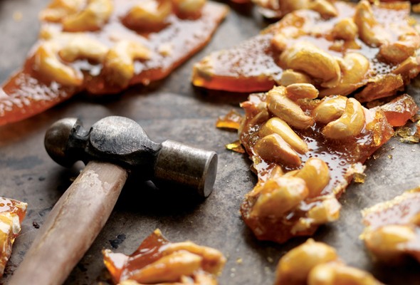 Cashew brittle