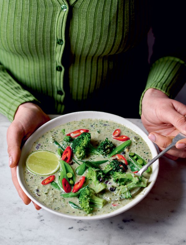 Cashew cream green curry