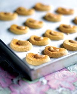 Cashew nut cookies
