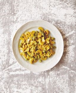 Cashew nut curry (Kaju kari)