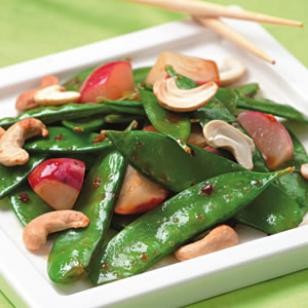 Cashew-snow pea stir-fry