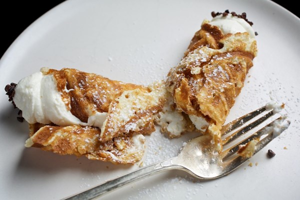 Casolare’s pizzelle cannoli