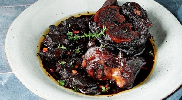 Cassareep-braised beef stew (Pepperpot) [Salmah Hack]