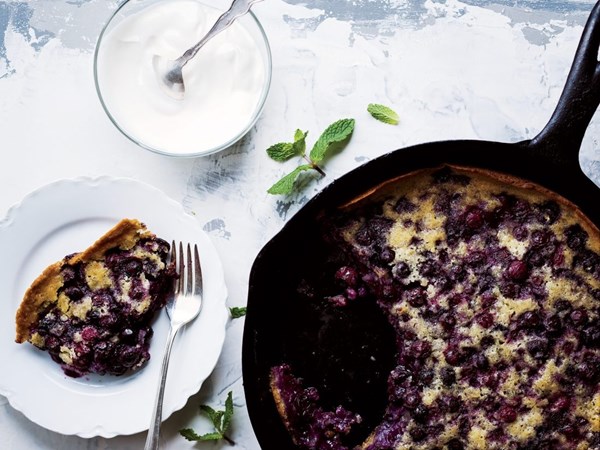 Cast-iron skillet blueberry cobbler