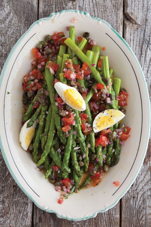 Catalan asparagus vinaigrette (Espàrrecs amb vinagreta)