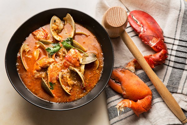 Catalan stew with lobster and clams (Romescada)