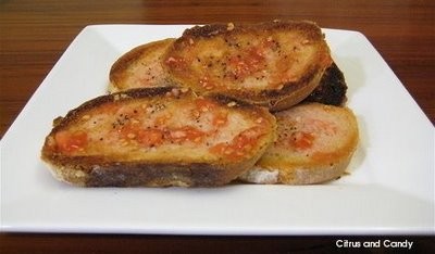 Catalan tomato bread