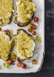 Cauli cheese rarebits