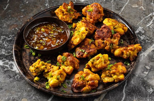 Cauliflower & pepper pakoras