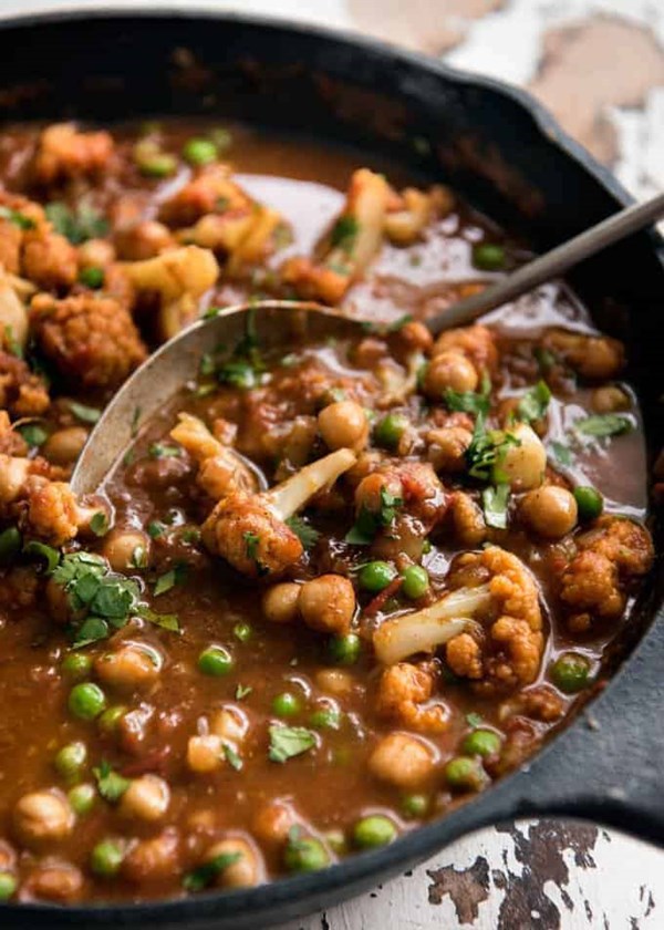 Cauliflower and chickpea curry