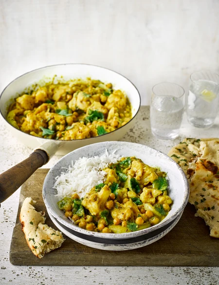 Cauliflower and chickpea curry