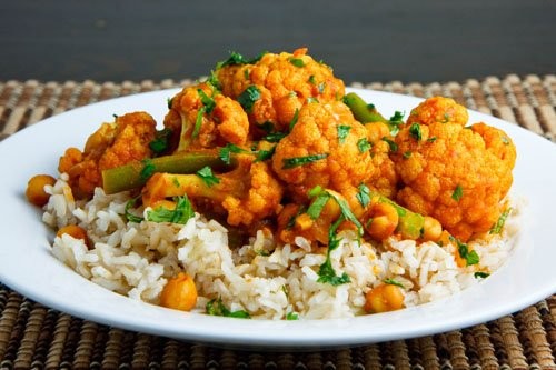 Cauliflower and chickpea curry