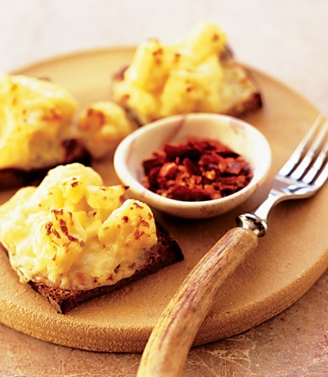 Cauliflower cheese on toast