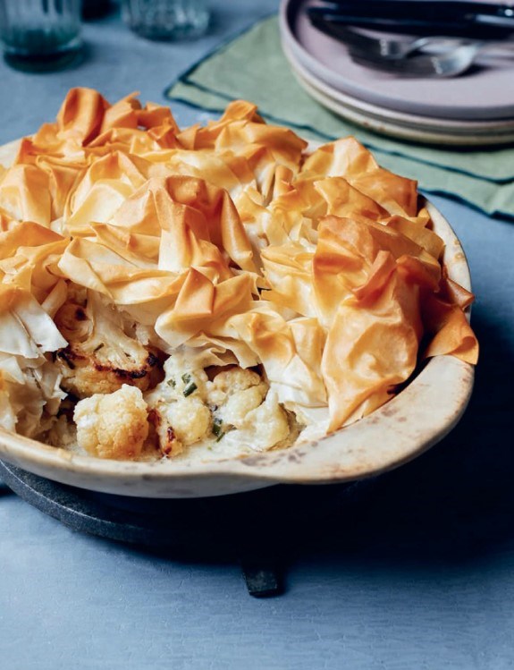 Cauliflower cheese pie