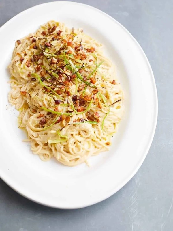 Cauliflower cheese spaghetti with garlicky breadcrumbs