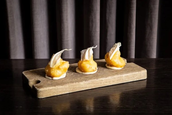 Cauliflower cheese tempura
