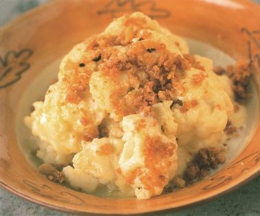 Cauliflower cheese with crispy Parmesan crumbs