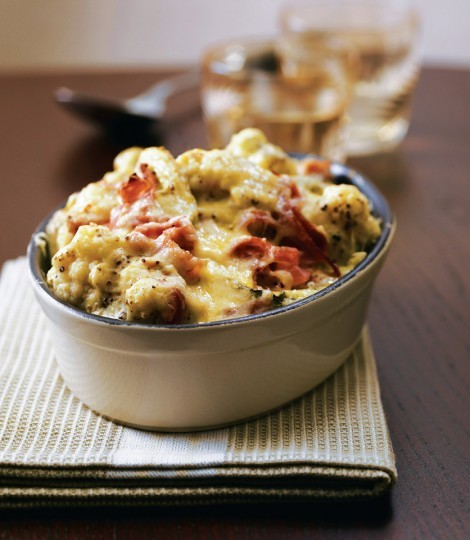 Cauliflower cheese with ham