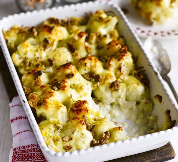 Cauliflower cheese with walnuts & crumbs