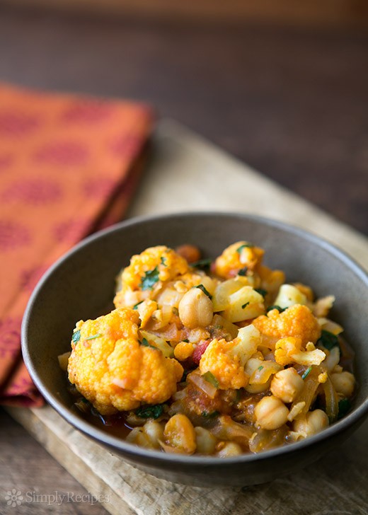 Cauliflower chickpea curry