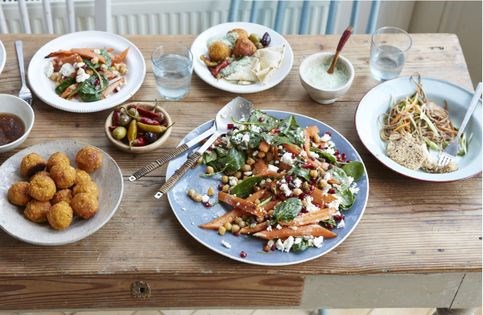 Cauliflower couscous with pine nuts and chickpeas