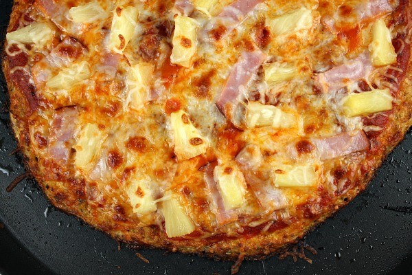 Cauliflower crust Hawaiian pizza