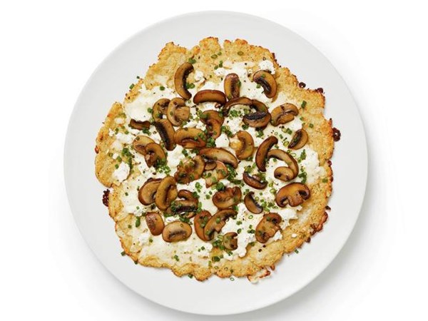 Cauliflower crust pizza with mushrooms 