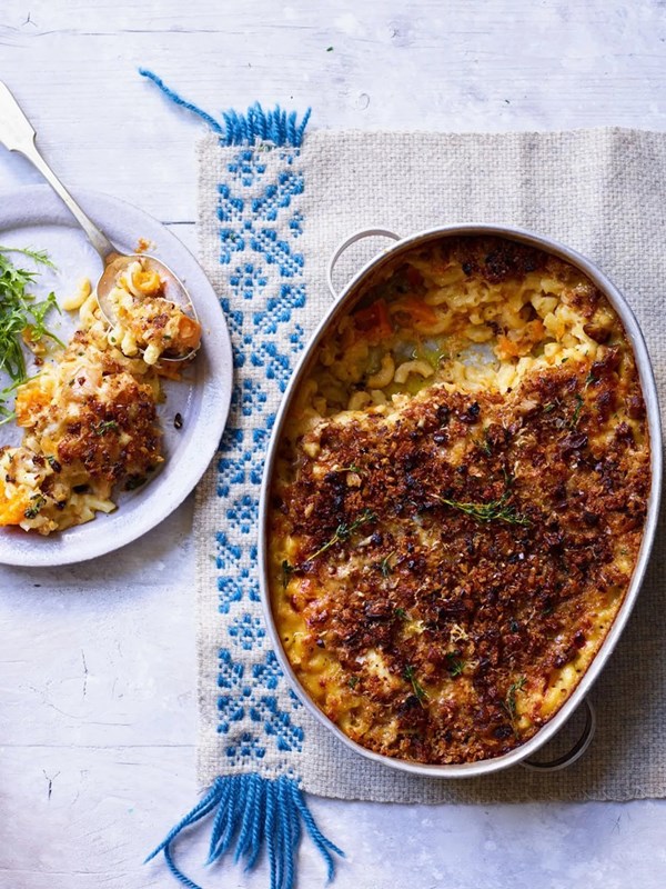 Cauliflower mac 'n' cheese with crispy garlic breadcrumbs