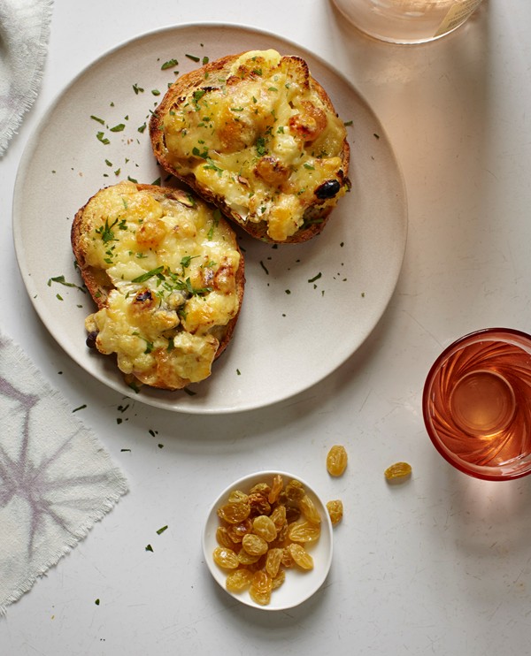 Cauliflower melts toast