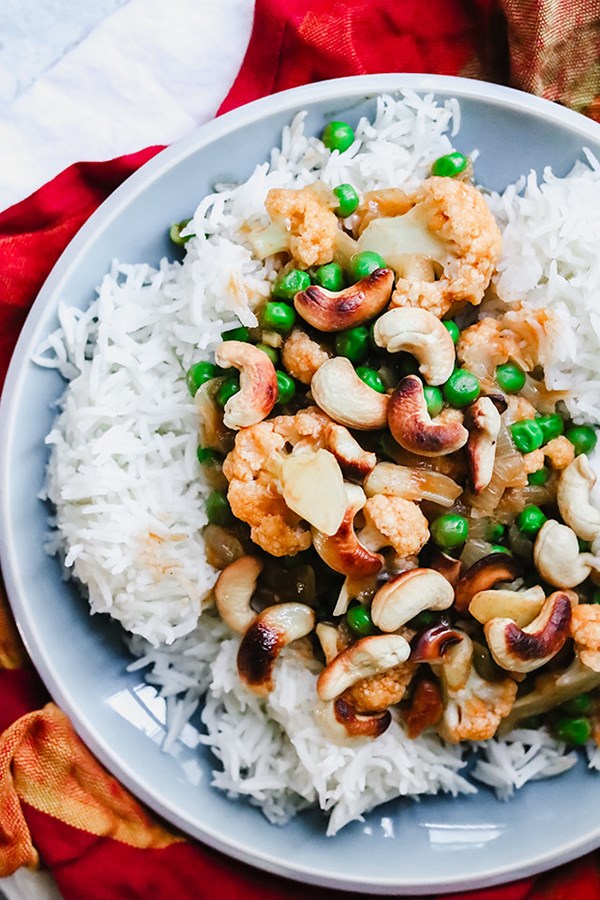 Cauliflower, pea, and coconut curry
