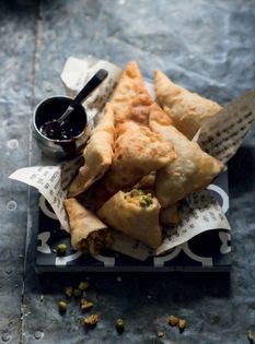 Cauliflower samosas (Phulkopir singara)
