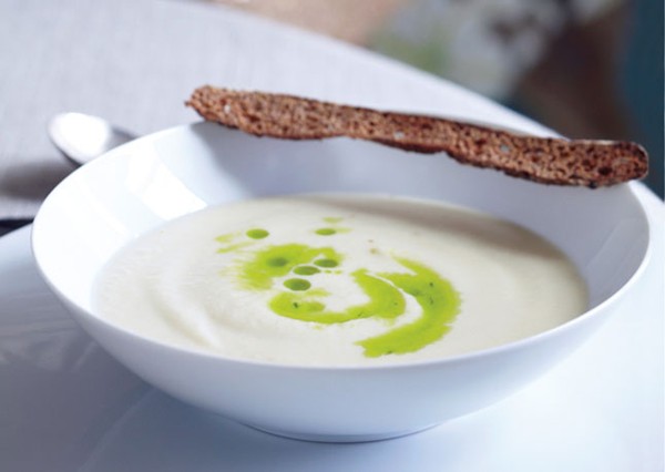 Cauliflower soup with chive oil and rye crostini