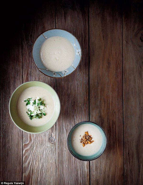 Cauliflower soup with dukkah