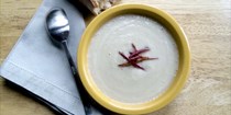 Cauliflower soup with gingerbread spices