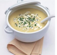 Cauliflower soup with Roquefort
