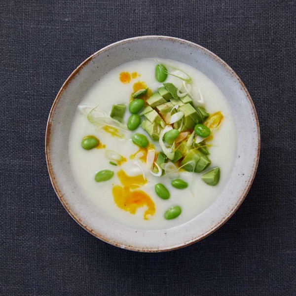 Cauliflower soup with saffron, lime and edamame