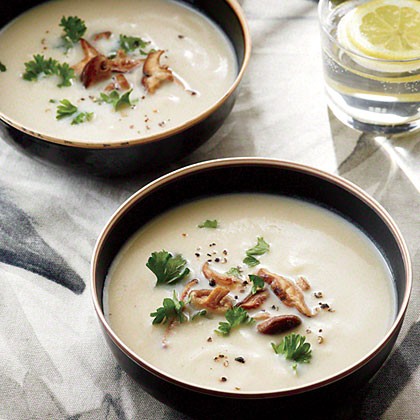 Cauliflower soup with shiitakes