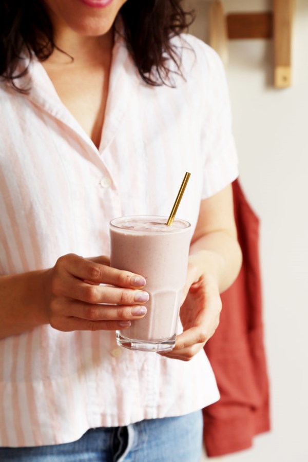 Cauliflower strawberry milkshake