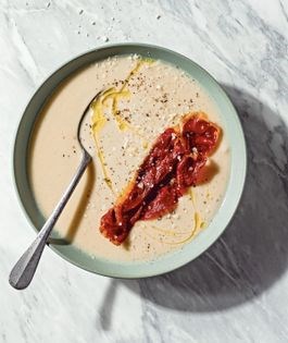 Cauliflower vichyssoise with crispy prosciutto