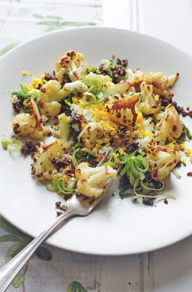 Cauliflower with haggis and leeks mimosa
