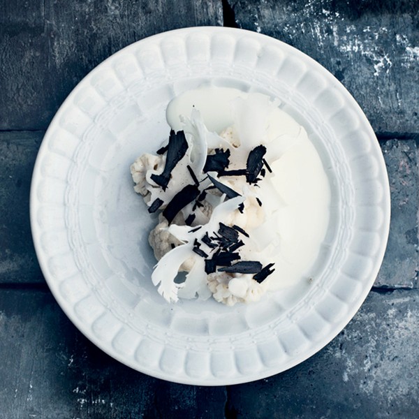 Cauliflower with leek "ash"
