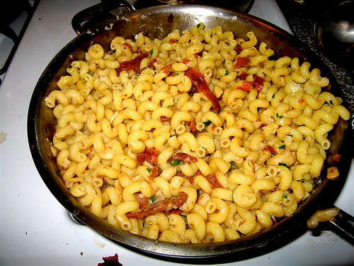 Cavatappi with sun-dried tomatoes and cannellini beans