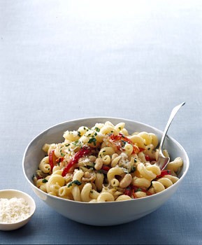 Cavatappi with white beans and golden onions
