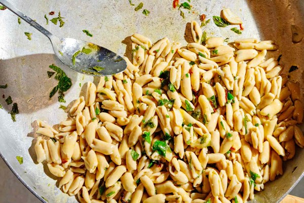 Cavatelli with garlic, olive oil, and wild mint (Cavatelli con aglio, olio, e mentuccia)